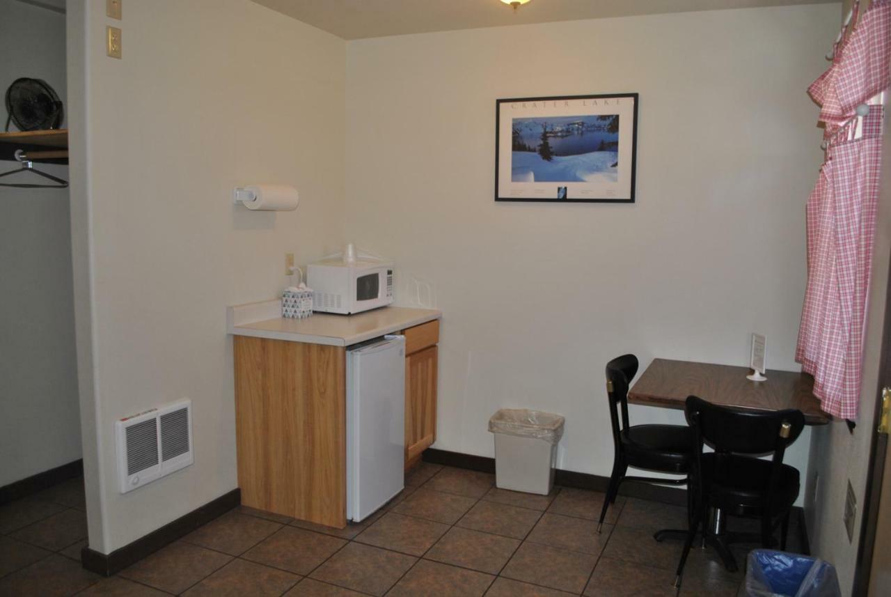 Aspen Inn Fort Klamath Bagian luar foto