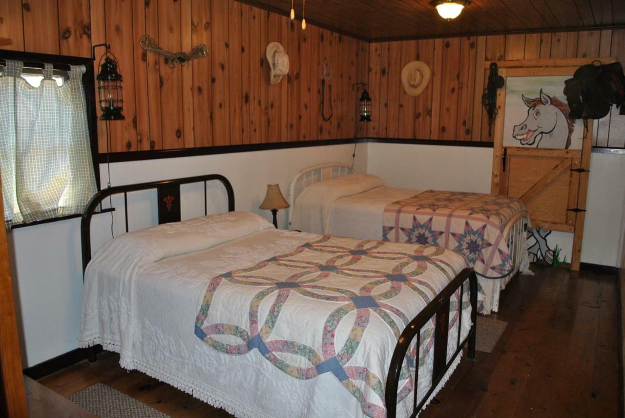 Aspen Inn Fort Klamath Bagian luar foto